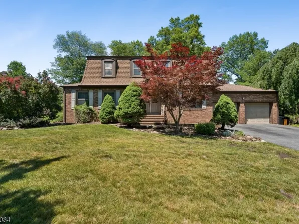 39 Robin Hood Way, Wayne Twp., NJ 07470