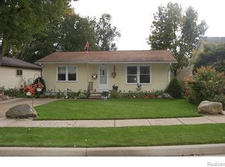 629 Renshaw St, Rochester, MI 48307