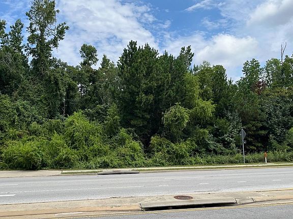 4th image of 3525 Wrightsboro Rd