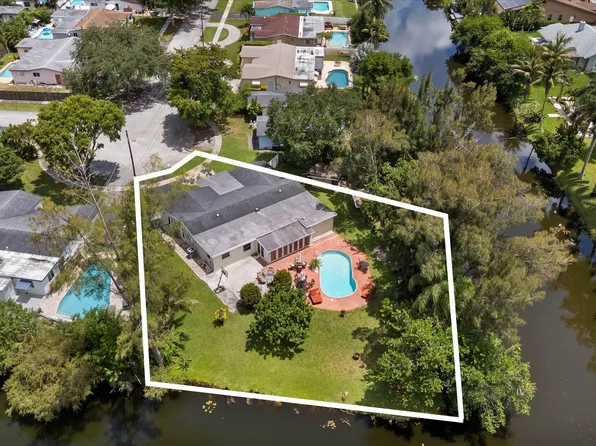 8951 SW 51st Place, Cooper City, FL 33328