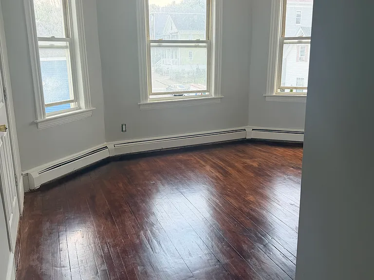 33 Coral St — Photo 2