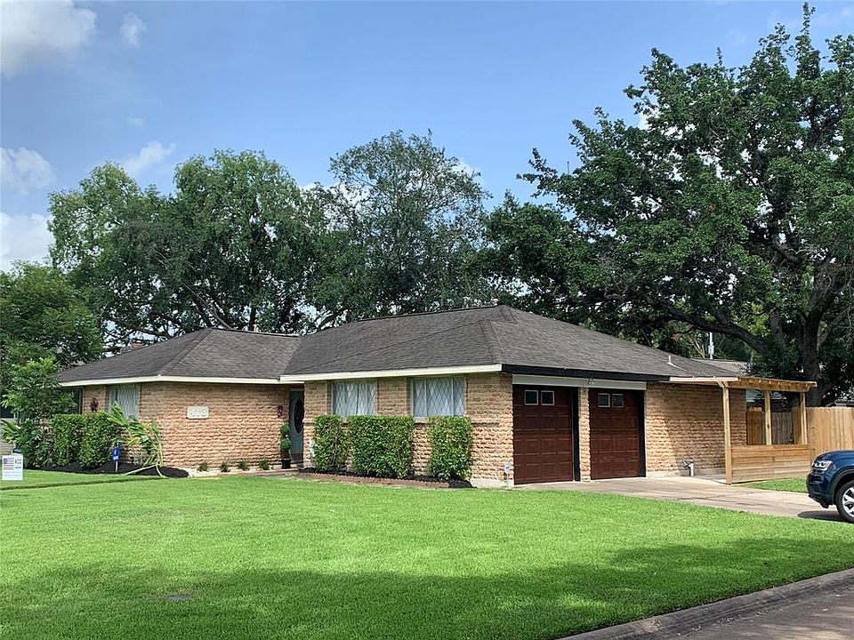 1st image of 413 Stratmore Dr