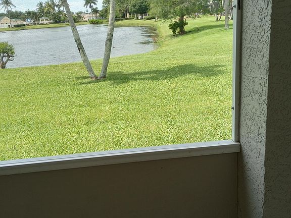 3rd image of 390 SW North Shore Blvd