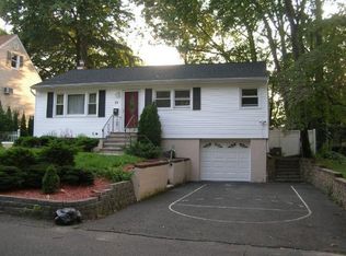77 Redwood Ave, Wayne, NJ 07470