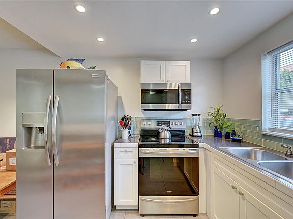 4th image of 807 W Oakland Park Boulevard #G5