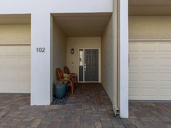 5th image of 1109 Pinellas Bayway S APT 102