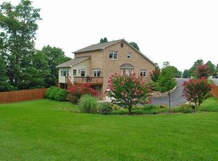 5347 Century Dr, Roanoke, VA 24019