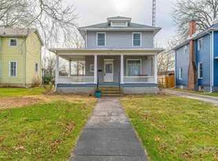 453 8th St, Lincoln, IL 62656