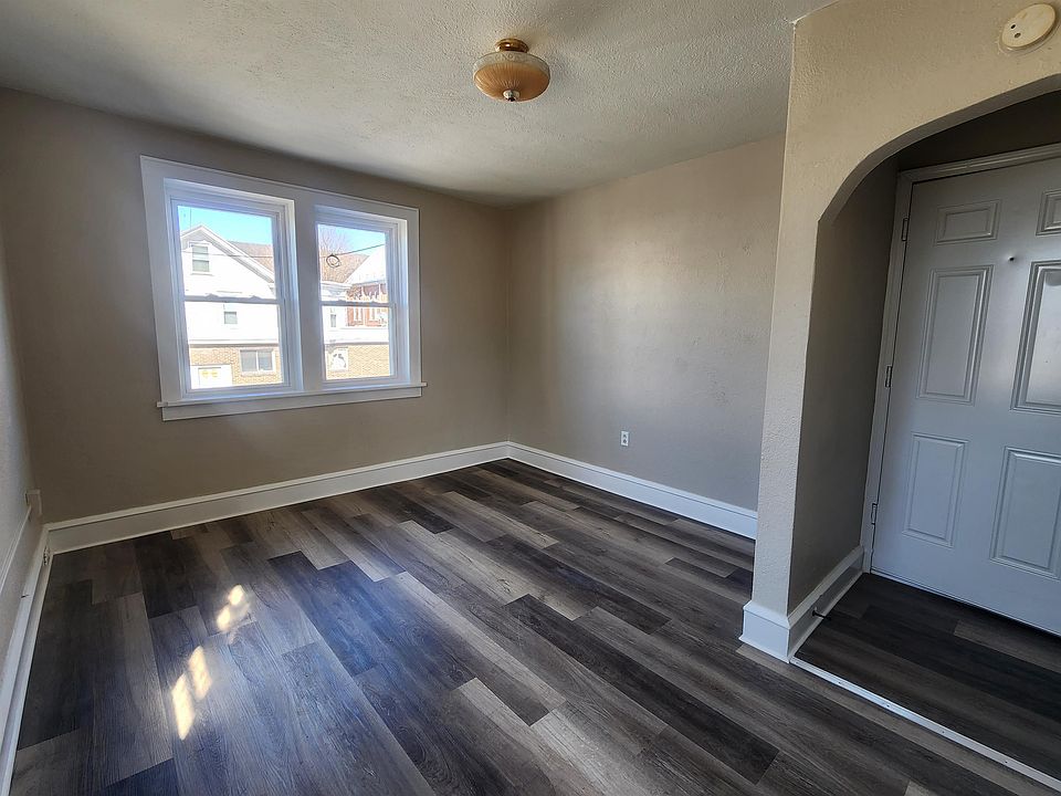 1st image of 127 W Catawissa St APT 8