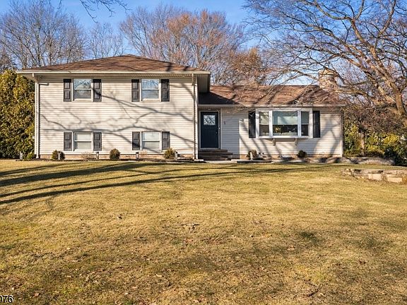 2nd image of 1 Briarcliff Rd