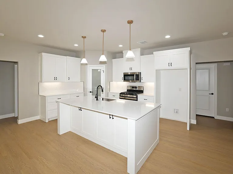 4709 Scotty Dr — Photo 11