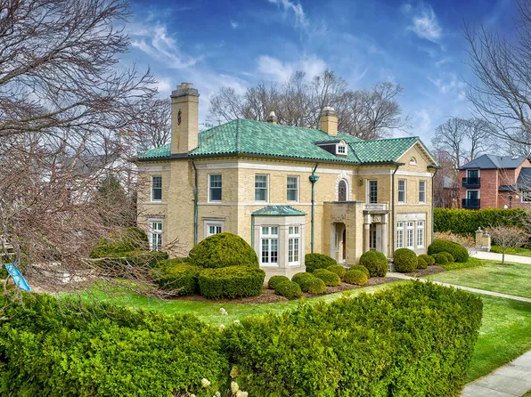 123 Oxford Rd, Kenilworth, IL 60043