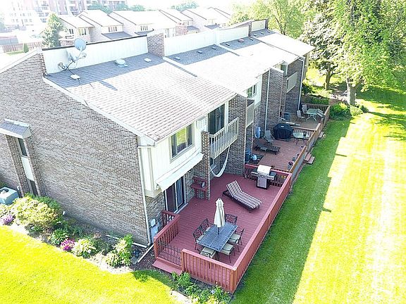 4th image of 332 Saint Andrews Dr