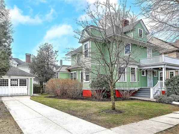 77 Everett Ave, Providence, RI 02906