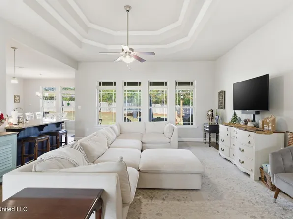 26 E Yellowstone, Hattiesburg, MS 39402