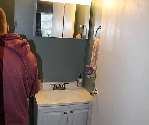 Apartment 3 Bathroom