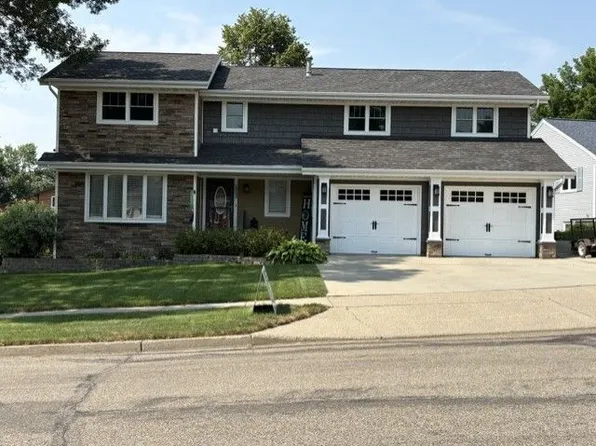 2602 Springfield St, Bismarck, ND 58503