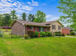 1889 Bluebird Cir, Morristown, TN 37814