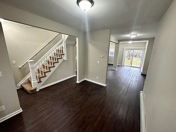 5th image of 239 Freeman Ave