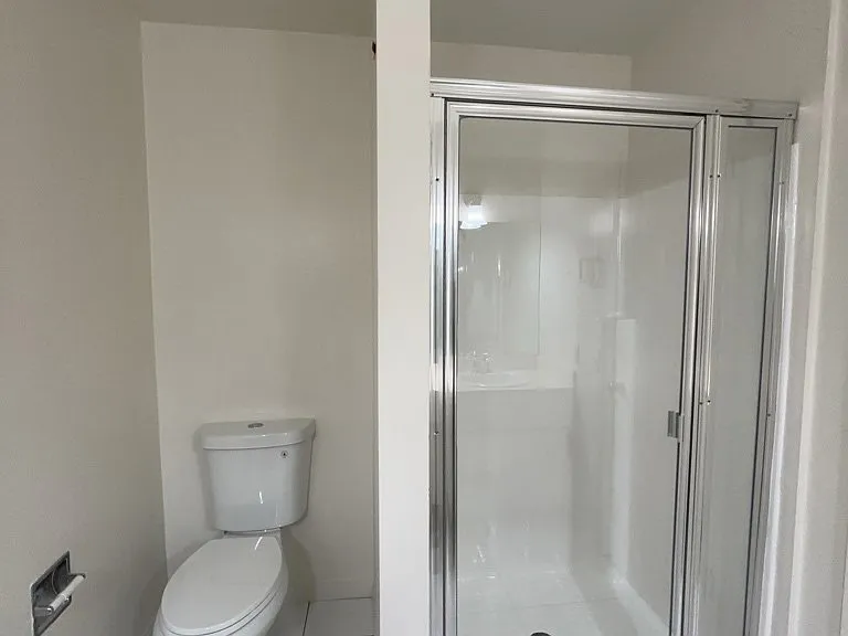 18550 Hatteras St #21 — Photo 9