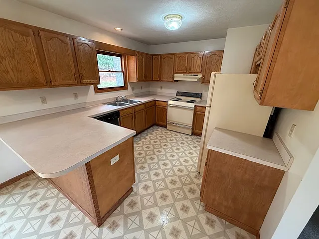 565 Church St — Photo 3