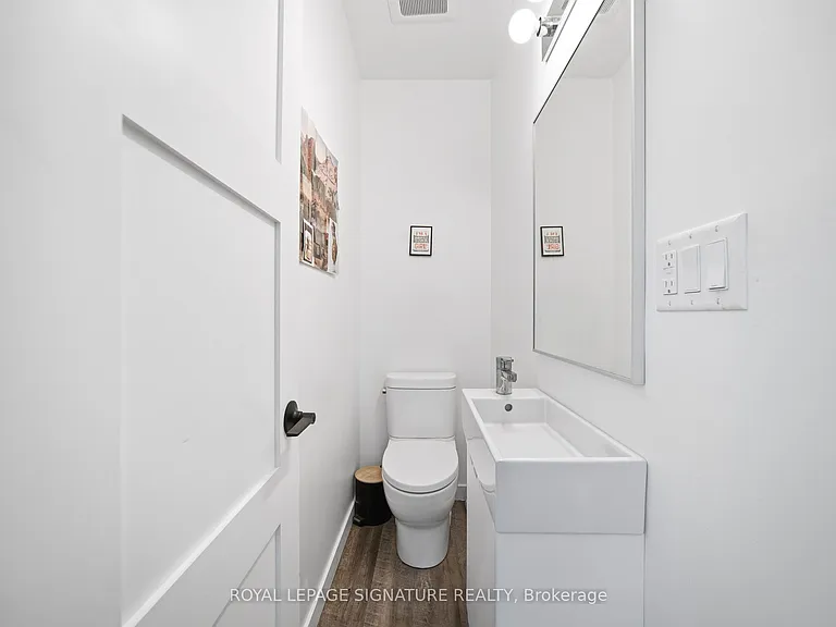 389R Leslie St S #SOUTH — Photo 7