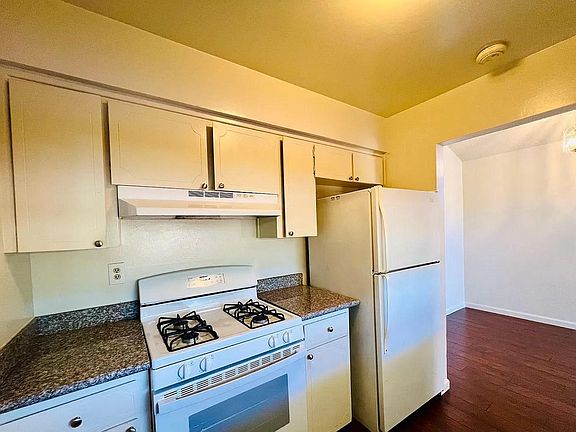 5th image of 511 W 5th St #B