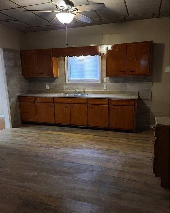 2nd image of 308 Cablefront St #5