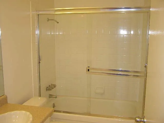 2 bed, 1.5 bath, 820 sqft, $2,500 — Photo 4