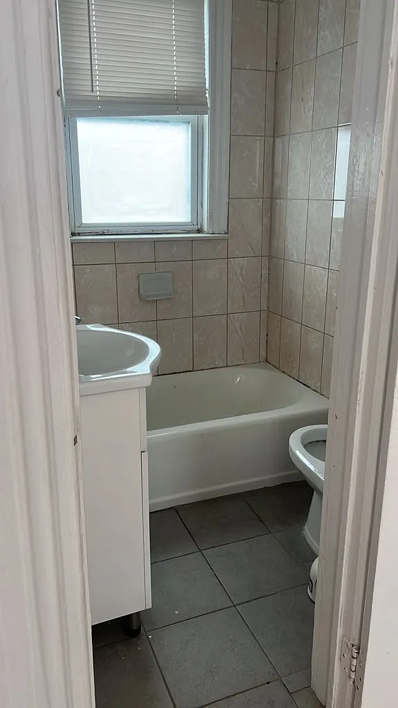 2 bed, $2,400 — Photo 4