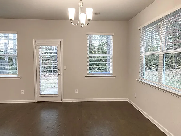 4442 Richmond Ct — Photo 10