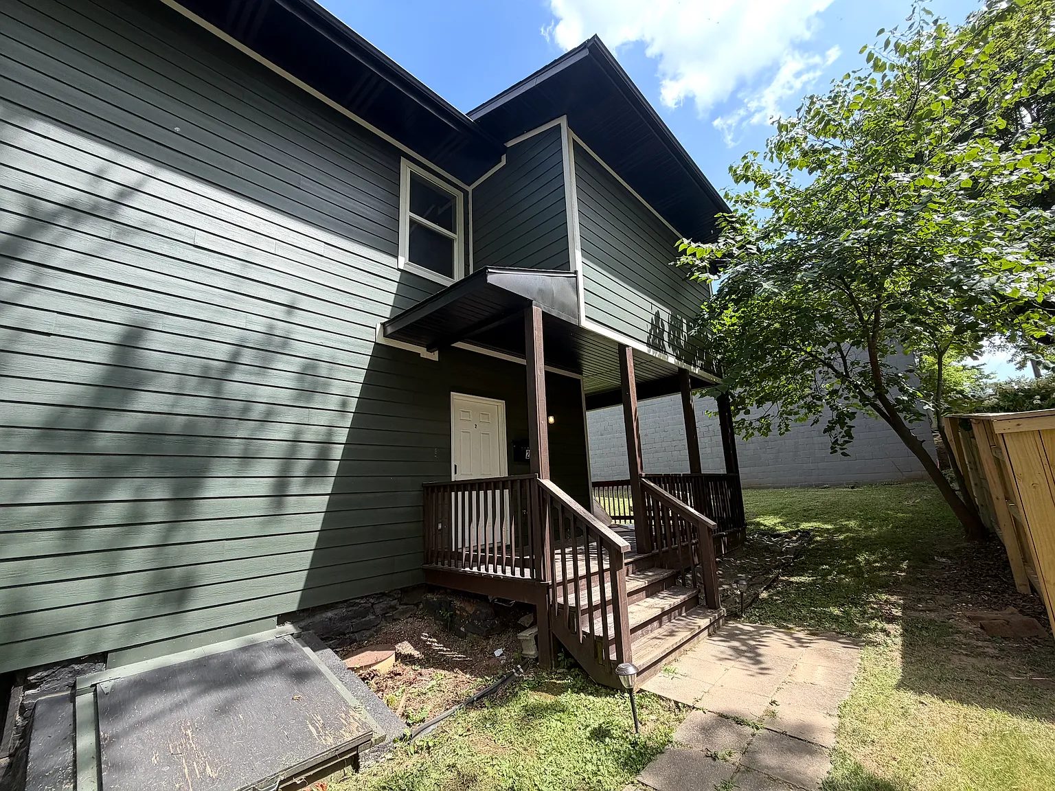 217 W Meadow St — Photo 2