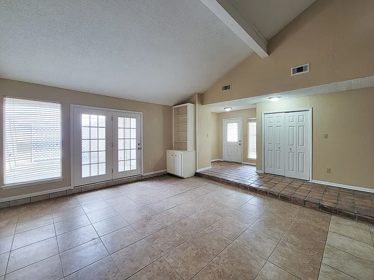 2710 Quail Creek Dr — Photo 15