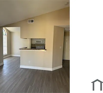 8752 Mallard Reserve Dr — Photo 14