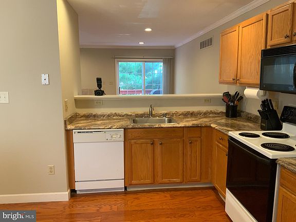 4th image of 406 Tartan Dr