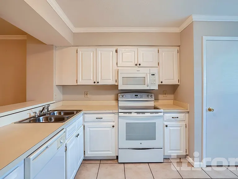 1844 Mill Run Cir — Photo 15
