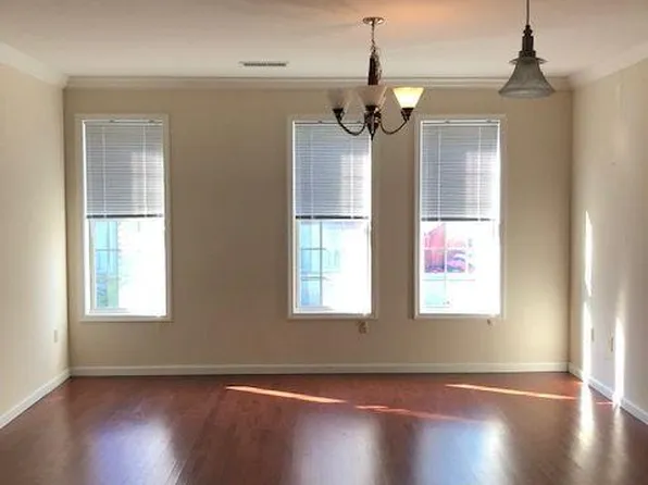 301 Martin Luther King Blvd Unit 8, Chattanooga, TN 37403