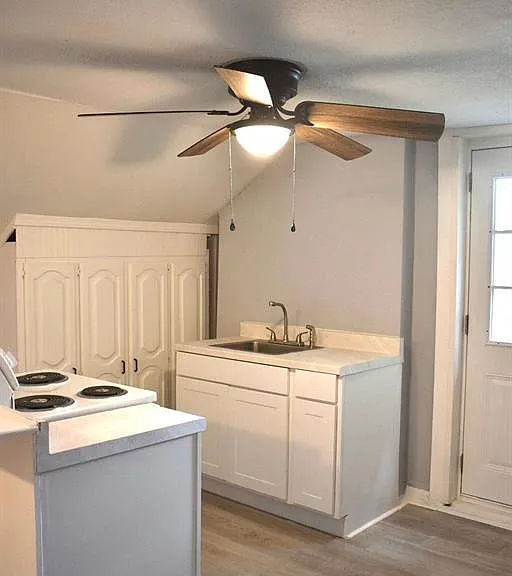 1511 N Summit Ave #2 — Photo 5