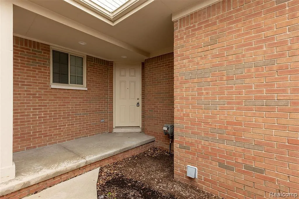 3 bed, 2.5 bath, 1855 sqft, $2,990 — Photo 4