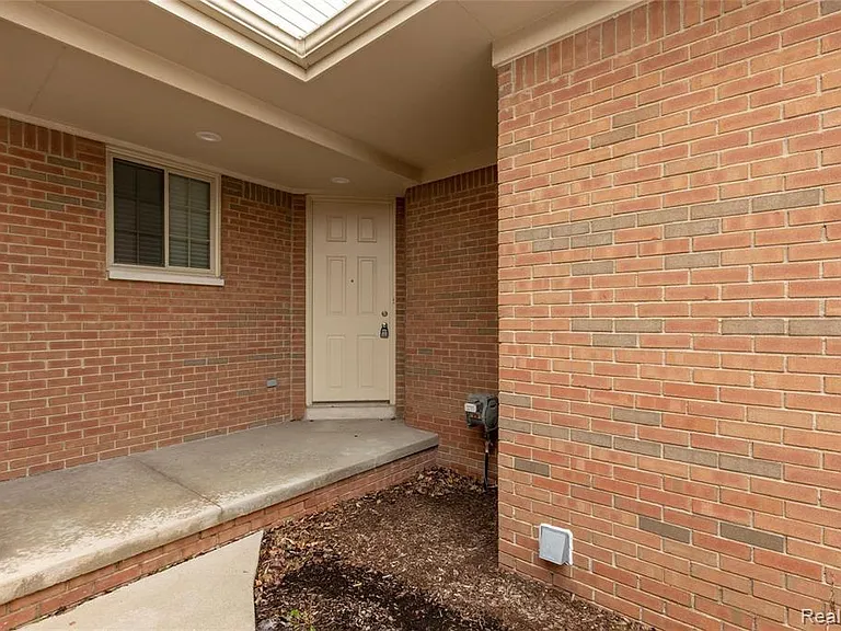 1035 Maya Ct — Photo 4