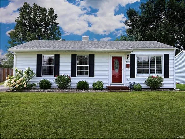 2432 Wilson Ave photo 1