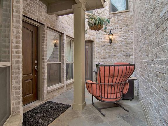 3rd image of 6757 Cortona Ln
