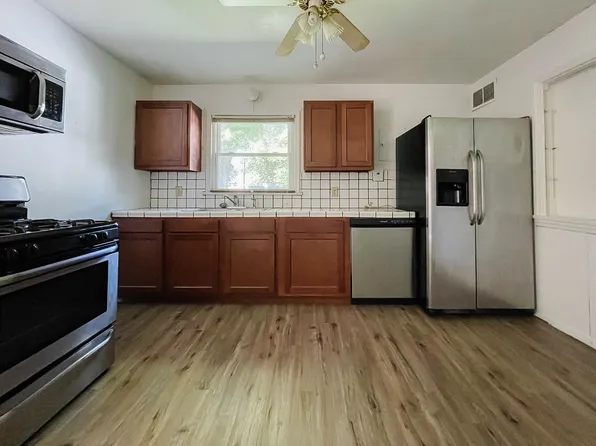 1215 S Fullhart Dr, Muncie, IN 47302