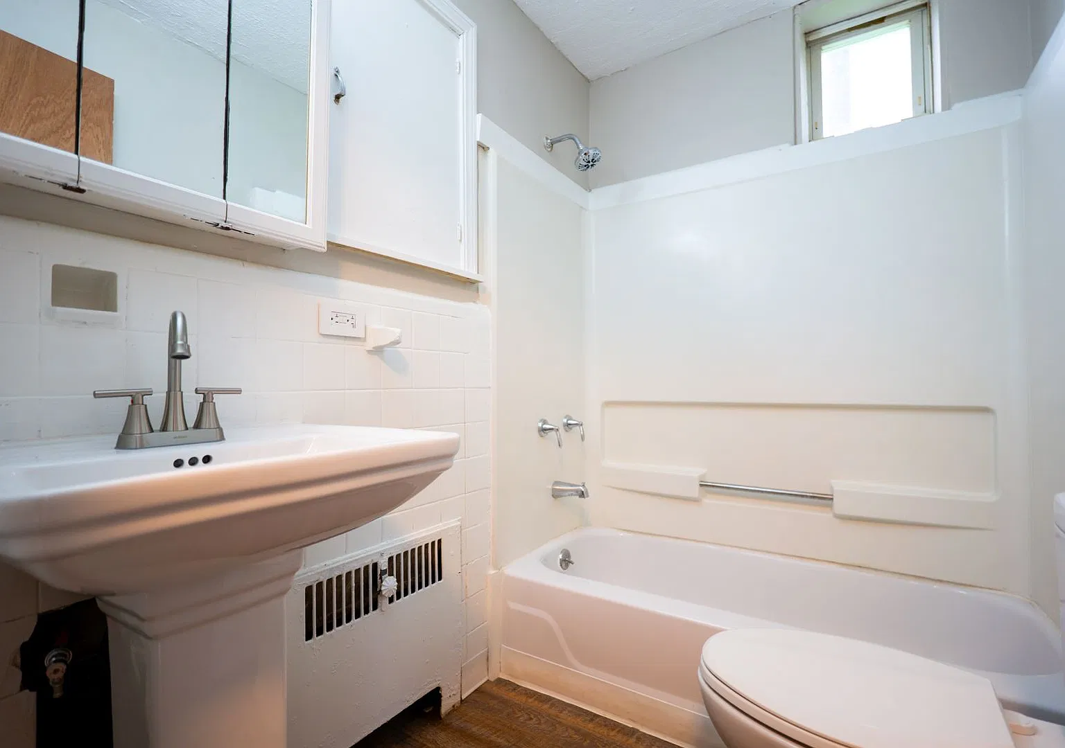 Beautifully Renovated 10 Unit Apartment Complex — Photo 4
