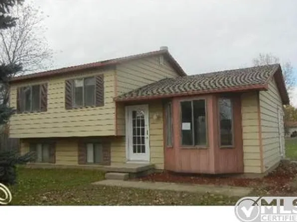 2713 Windemere, North Branch, MI 48461