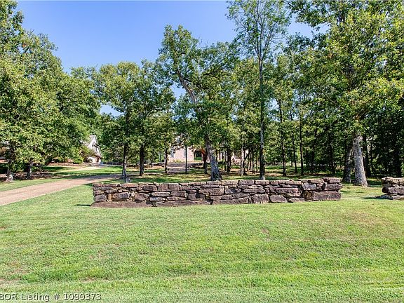 2nd image of 4707 Oak Hollow Ln