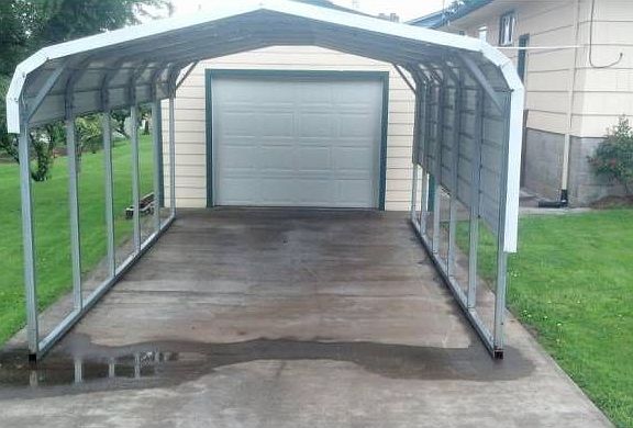 Garage w/carport & shop