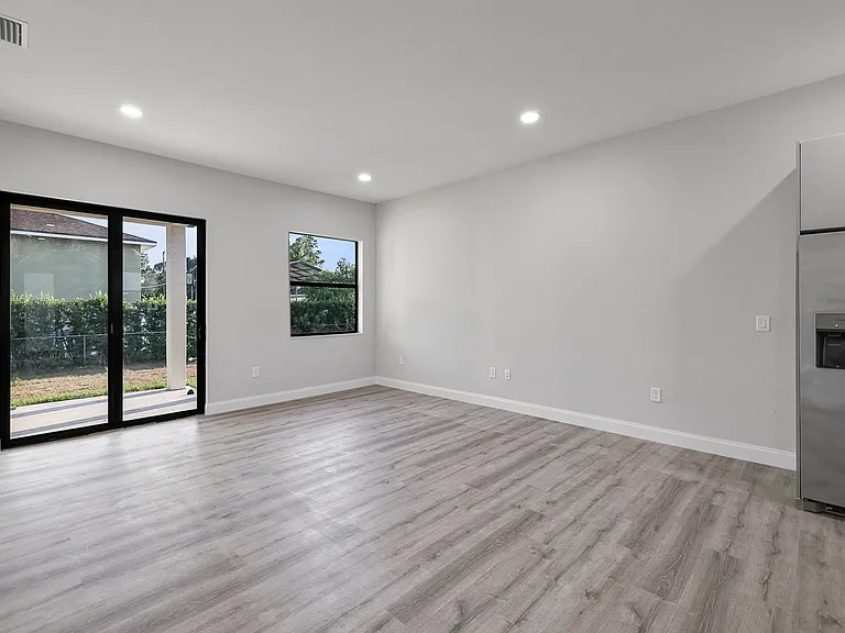 4701 Leonard Blvd S — Photo 11