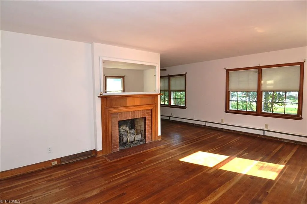 3 bed, 1509 sqft, $2,000 — Photo 3