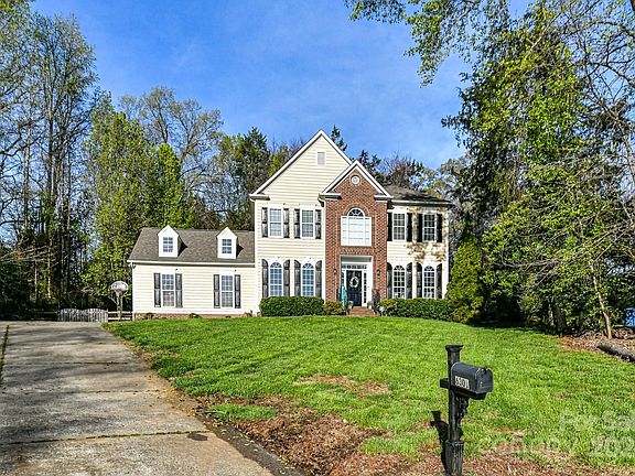 3rd image of 6301 Stoxmeade Dr
